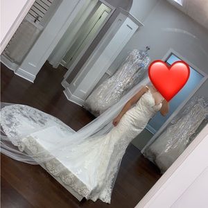 Wedding dress and veil! Size 6!